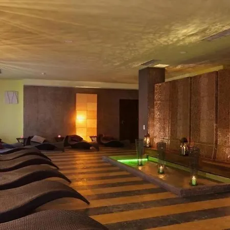 아파트 In 5 Star Barcelo Royal
